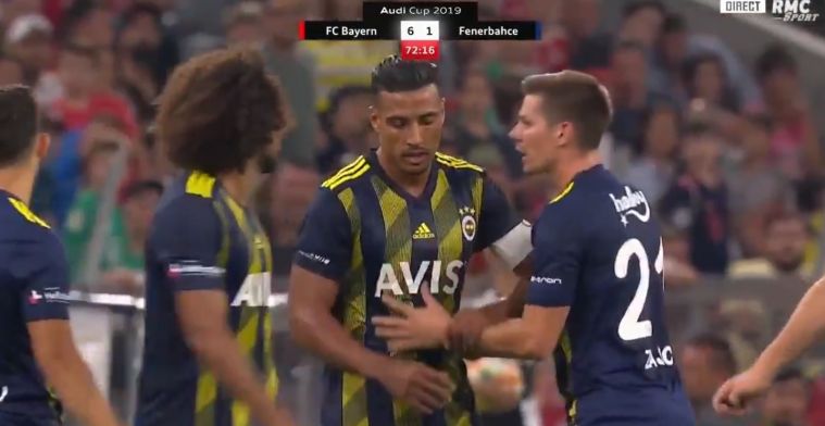 Rotavond: Dirar wordt uitgefloten, maakt ruzie met coach en wil het veld verlaten