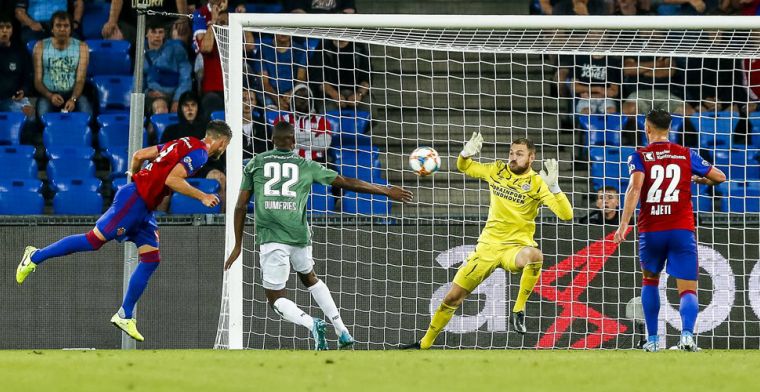 LIVE: Van Wolfswinkel knikkert PSV vroegtijdig uit Champions League (gesloten)