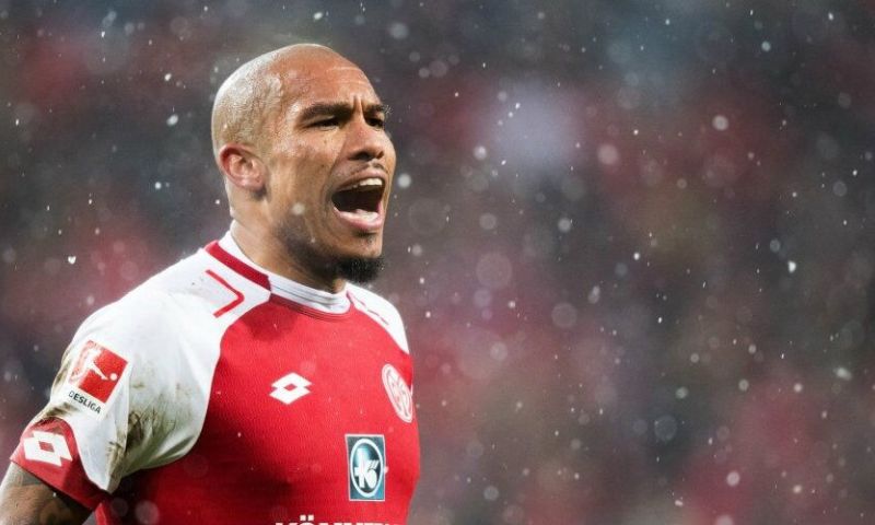 Nieuws uit Qatar: 'De Jong weet van geen ophouden en maakt binnenlandse transfer' Afbeelding: Nieuws uit Qatar: 'De Jong weet van geen ophouden en maakt binnenlandse transfer'
