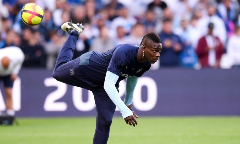 'Balotelli breekt gesprekken af en tekent driejarig contract in Italië' Afbeelding: 'Balotelli breekt gesprekken af en tekent driejarig contract in Italië'