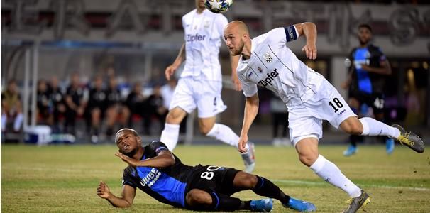 VAR-moment tijdens LASK-Club Brugge zorgt voor discussie: Een terechte stafschop