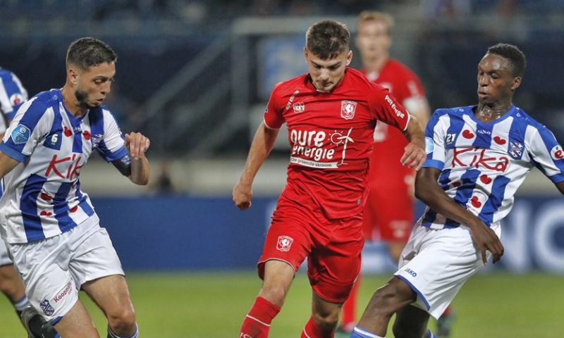 Heerenveen weet kansen niet te benutten en speelt gelijk tegen Twente Afbeelding: Heerenveen weet kansen niet te benutten en speelt gelijk tegen Twente