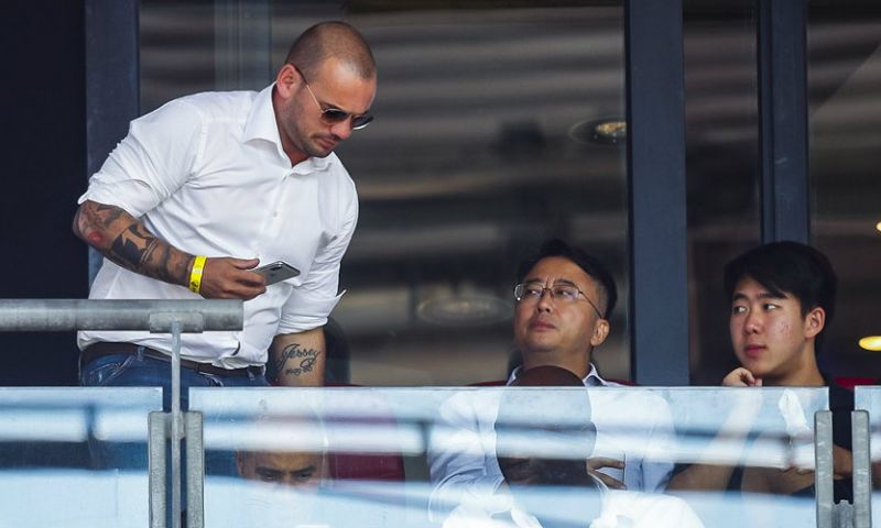 Sneijder krijgt te maken met fatshaming: 'Hij leefde jaren als een monnik' Afbeelding: Sneijder krijgt te maken met fatshaming: 'Hij leefde jaren als een monnik'