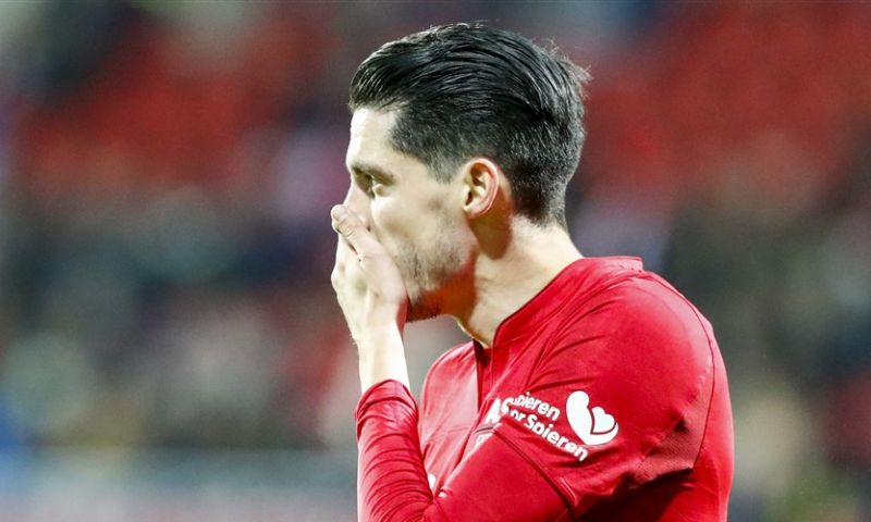 Definitief afscheid bij AZ: tevreden Vejinovic tekent driejarig contract Afbeelding: Definitief afscheid bij AZ: tevreden Vejinovic tekent driejarig contract