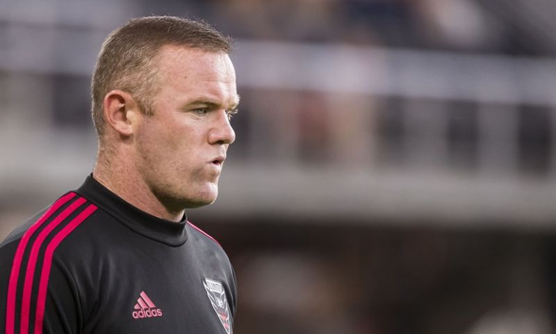 Woedende Rooney opent de aanval op The Sun: 'De vrouw vroeg om een handtekening' Afbeelding: Woedende Rooney opent de aanval op The Sun: 'De vrouw vroeg om een handtekening'