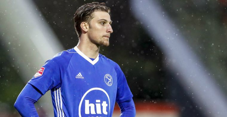 'Almere City dreigt talentvolle spits kwijt te raken: interesse vanuit buitenland'