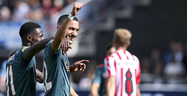 Diepe frons bij verraste Ziyech: 'Dit is ook weer zoiets geks, weet ik niks van'