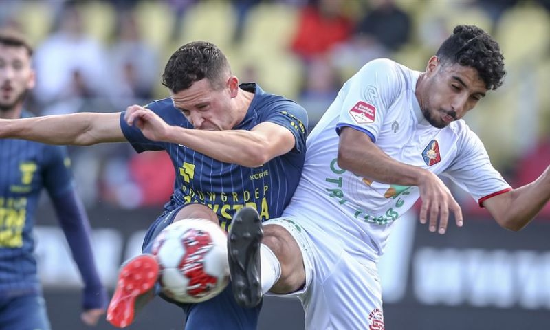 Cambuur boekt derde zege, Dordrecht doet laatste plaats over aan Roda en Jong PSV Afbeelding: Cambuur boekt derde zege, Dordrecht doet laatste plaats over aan Roda en Jong PSV
