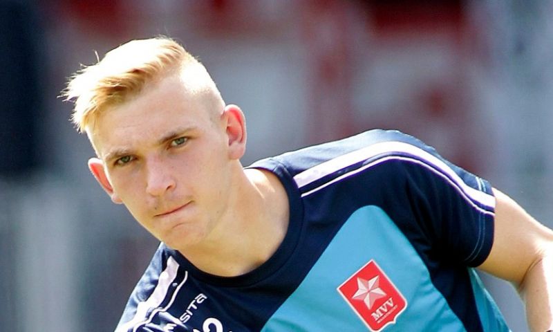 MVV-doelman loopt zware blessure op terwijl hij met hond speelt: Afbeelding: MVV-doelman loopt zware blessure op terwijl hij met hond speelt: