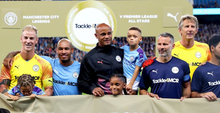 Kompany beleeft prachtige galamatch: broer en Anderlecht-spelers genieten mee