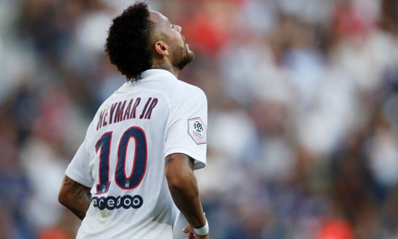 Uitgefloten Neymar krijgt PSG-fans stil met wondergoal in extremis tegen Sels Afbeelding: Uitgefloten Neymar krijgt PSG-fans stil met wondergoal in extremis tegen Sels
