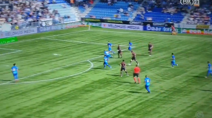 Mooiste goal van dit seizoen? Meulensteen (RKC) ramt fenomenaal raak