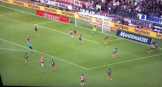 Lekkere solo: Ihattaren glijdt langs Ajax-verdedigers en poort Tagliafico