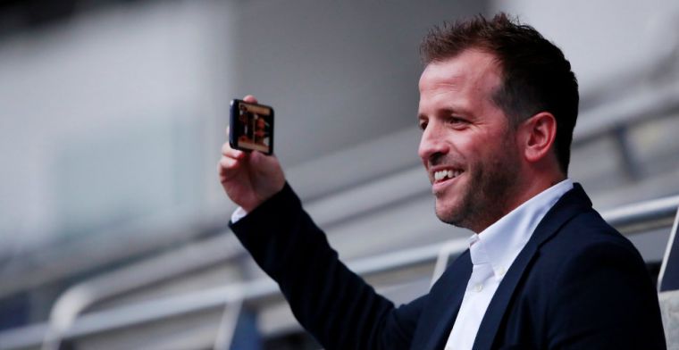 Van der Vaart looft Ajacied: 'Het lijkt wel alsof hij een magneet bij zich heeft'