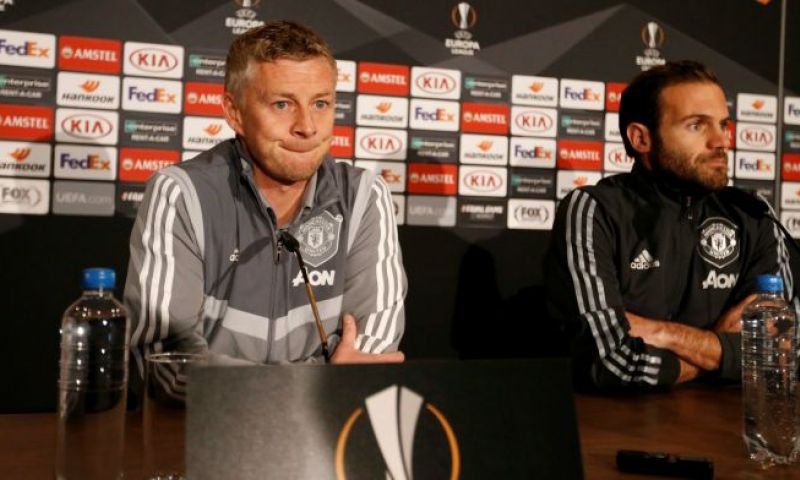 Van Basten walgt van United: 'Tiende in Engeland en dan nog met zo'n opstelling?' Afbeelding: Van Basten walgt van United: 'Tiende in Engeland en dan nog met zo'n opstelling?'