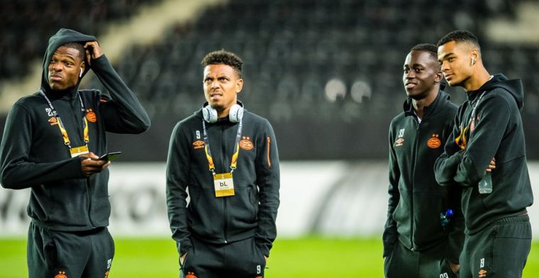 PSV-talent Teze klopt op de deur: 'Van wat ik verdien, wil ik haar eerst helpen'