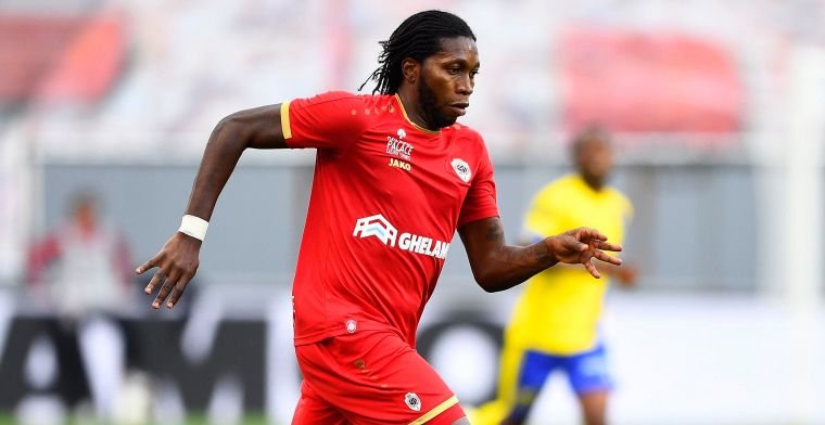 Veel lof voor Mbokani: De manier waarop hij de bal afschermt