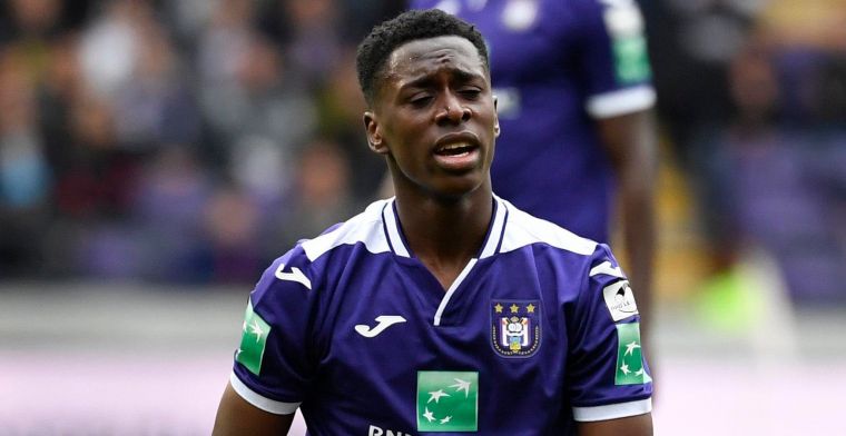 Sambi Lokonga over nieuw contract: We staan dicht bij een akkoord