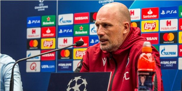 Clement vreest schorsing voor Vormer, UEFA beslist: Er is amper iets gezegd