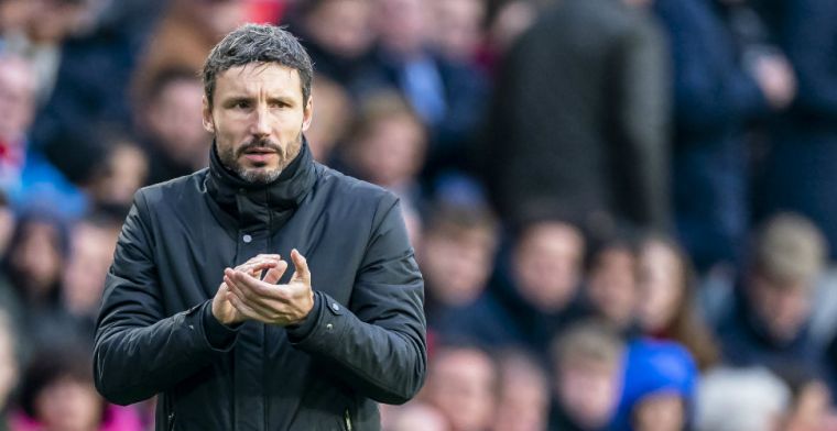Van Bommel blij voor De Jong: 'Fantastische goal, een technisch hoogstandje'