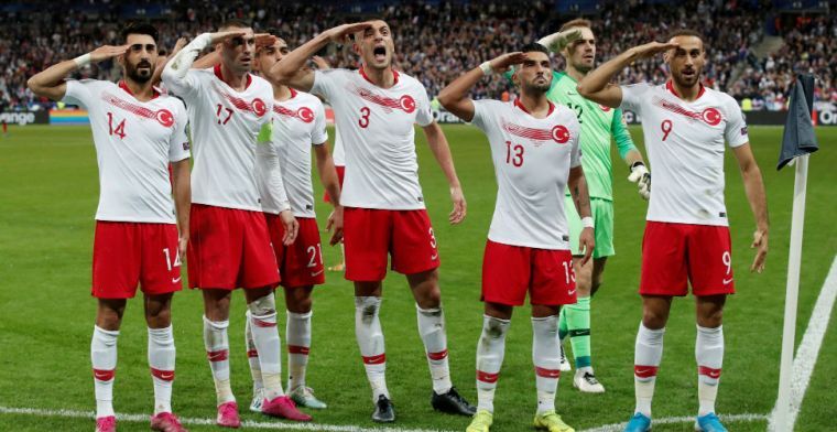 'Westerse media spreken schande, maar wij steunden met saluut Turkse leger'
