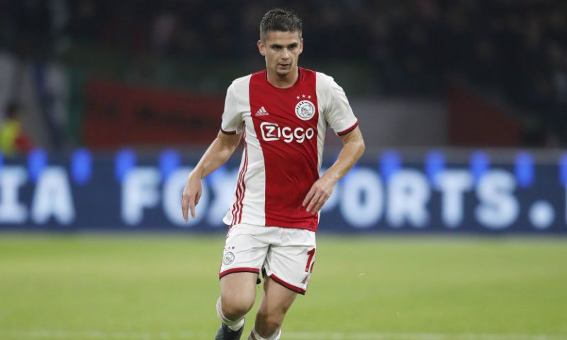 Marin wacht geduldig op zijn kans in de Ajax-basis: Afbeelding: Marin wacht geduldig op zijn kans in de Ajax-basis: