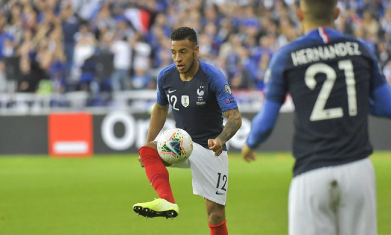 Bang moment in München: Tolisso grijpt naar zijn hart en moet strijd staken Afbeelding: Bang moment in München: Tolisso grijpt naar zijn hart en moet strijd staken