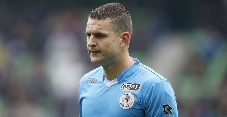Kopstoot van Sparta-keeper komt hard aan: 'Vroeg me zelfs even af waar ik was'
