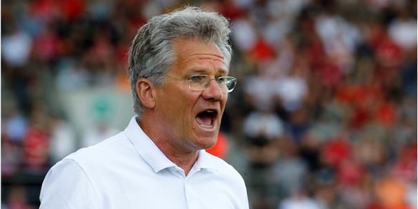 Mbokani over Antwerp-trainer Bölöni: Hij bleef me bellen, maar dat weigerde ik