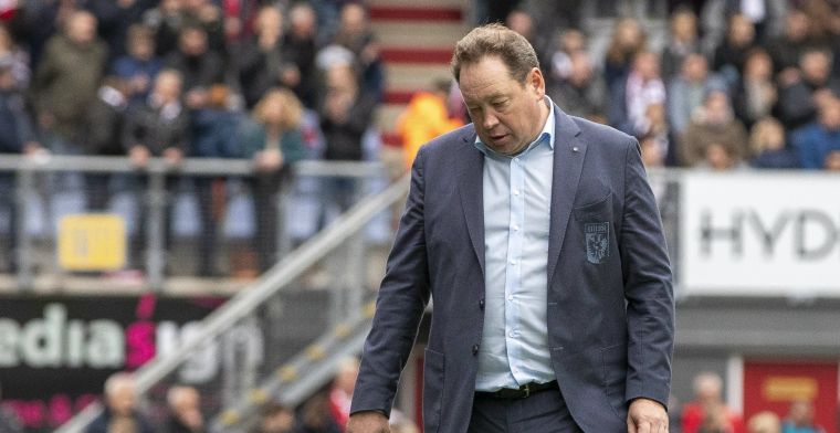 'Het is een beschamend optreden, ik was dan ook woedend in de rust'
