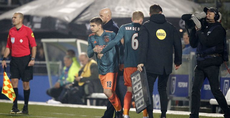 Ajax met twintig spelers naar Londen: Ten Hag moet twee afvallers aanwijzen