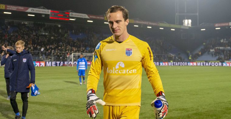 PEC-keeper Mous aangepakt na 'afgrijselijke blunders': 'Baat bij titel Ajax'