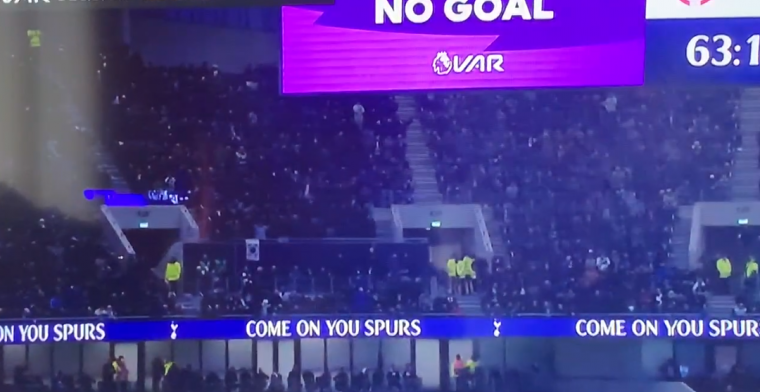 Engelse fans boos om 'belachelijke' VAR-beslissing: 'The game is dead'