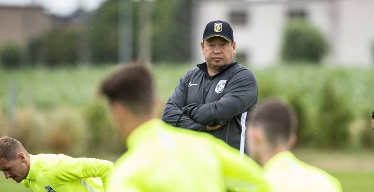 De Gelderlander: Slutsky staat voor gigantisch bedrag op loonlijst van Vitesse