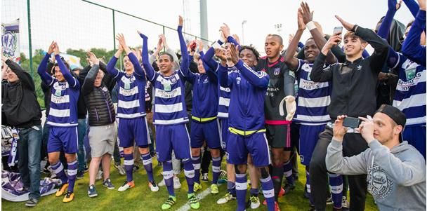 'Ex-belofte van Anderlecht moet 8 jaar de cel in nadat hij vriendin dood sloeg'