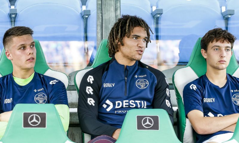 Willem II komt met contractnieuws: doelman tekent eerste profcontract in Tilburg Afbeelding: Willem II komt met contractnieuws: doelman tekent eerste profcontract in Tilburg