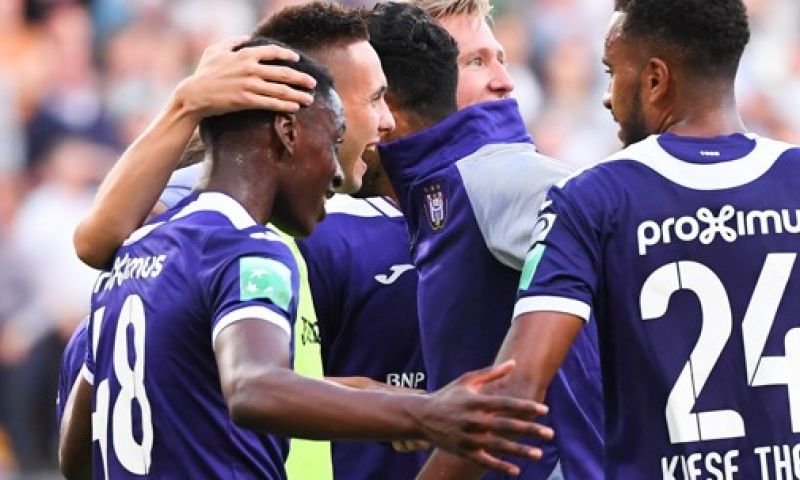 Lokonga (Anderlecht) reageert op interesse van Barcelona: "Dat doet deugd, maar…" - VoetbalPrimeur.be