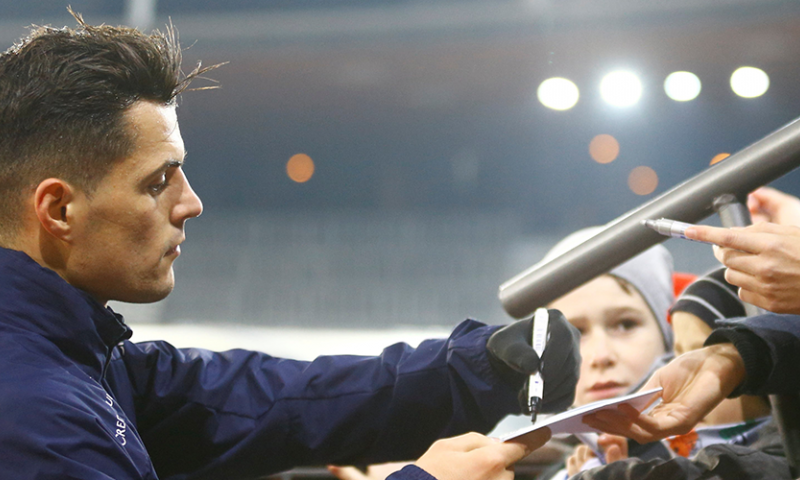 'Persona non grata Xhaka kan binnenlandse overstap maken in de winter' Afbeelding: 'Persona non grata Xhaka kan binnenlandse overstap maken in de winter'
