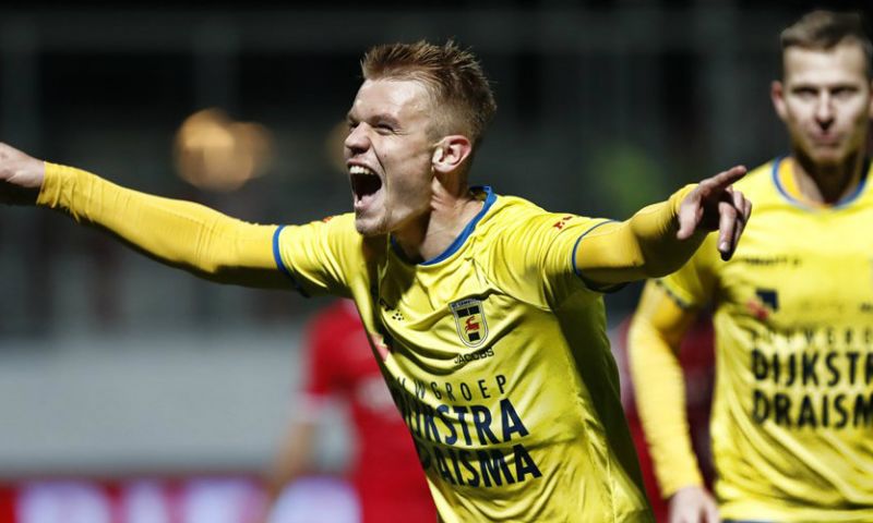 Hilariteit in Leeuwarden: geen publiekswissel van Jacobs, maar Almere City-wissel Afbeelding: Hilariteit in Leeuwarden: geen publiekswissel van Jacobs, maar Almere City-wissel