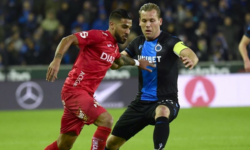 Fans Club Brugge vieren na rode kaart voor Vargas: 'Bye bye!'