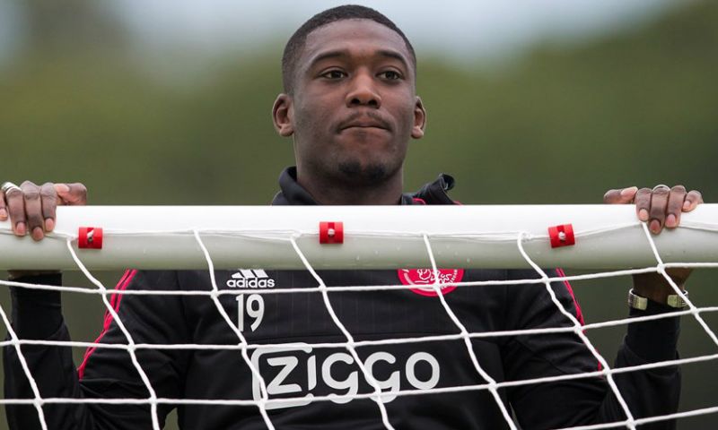 Ex-Ajacied Sanogo over kritiek van Ronald de Boer: 'Blijkbaar liever via de media' Afbeelding: Ex-Ajacied Sanogo over kritiek van Ronald de Boer: 'Blijkbaar liever via de media'