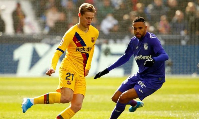 De Jong is kritisch: 'Als ik dan gewisseld word heb ik daar geen problemen mee' Afbeelding: De Jong is kritisch: 'Als ik dan gewisseld word heb ik daar geen problemen mee'