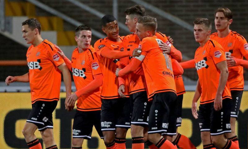 Volendam neemt 'periode-pole' over van NEC, Roda-Excelsior tijdelijk gestaakt Afbeelding: Volendam neemt 'periode-pole' over van NEC, Roda-Excelsior tijdelijk gestaakt