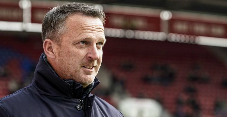 Van den Brom waarschuwt spelers: 'Dat vertrouwen niet waargemaakt'