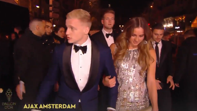 Genieten: Ajax-delegatie op de rode loper in Parijs voor Ballon d'Or-uitreiking