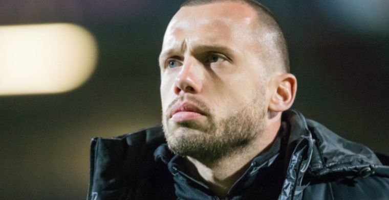 Drie keer rood en weggestuurde assistent: Ajax-jeugd van Heitinga verliest hoofd