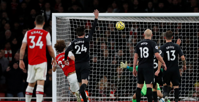 Trossard bezorgt Arsenal met Brighton negende wedstrijd op rij zonder winst