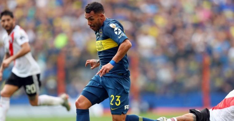 Tévez: 'Zelfs de slechtste speler bij United kwam in een Ferrari naar de training'