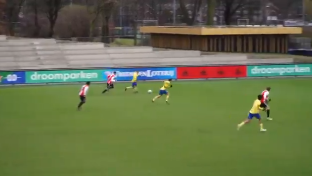 Schrijnend: Ayoub loopt kantjes ervan af bij Jong Feyenoord en leidt tegengoal in