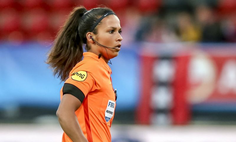 Primeur in Tweede Divisie: KNVB stelt voor het eerst vrouwelijke arbiter aan Afbeelding: Primeur in Tweede Divisie: KNVB stelt voor het eerst vrouwelijke arbiter aan